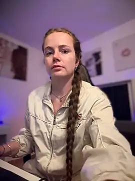 Piinkpandora online show from April 4, 2026, 7:00 pm