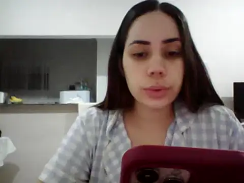 Julinha18 online show from December 17, 2024, 2:01 am