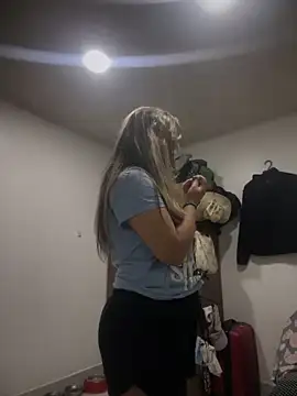 Snapshot of Khalyk_G chatting on September 23, 2025, 5:43 am Khalyk G online show from September 23, 2025, 5:43 am