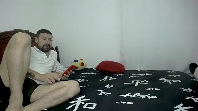 ambar jacksonn online show from November 29, 2025, 3:31 am