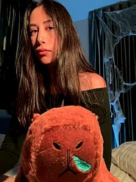 Sophiehii online show from November 4, 2025, 4:50 pm