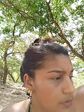 anaesca online show from March 3, 2025, 5:50 pm