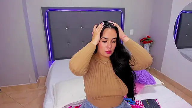 Snapshot of emma_lye chatting on February 1, 2025, 2:16 am emma lye online show from February 1, 2025, 2:16 am