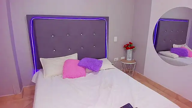 Snapshot of emma_lye chatting on February 2, 2025, 2:13 pm emma lye online show from February 2, 2025, 2:13 pm