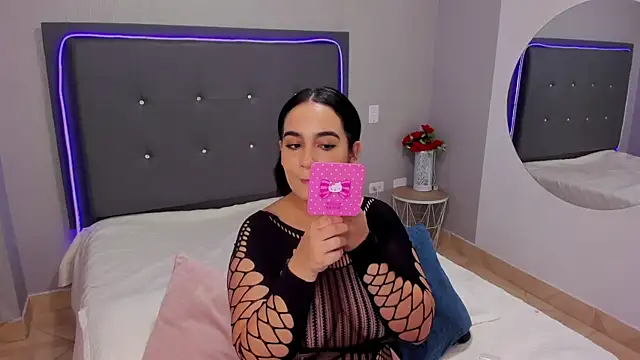 Snapshot of emma_lye chatting on February 9, 2025, 1:56 pm emma lye online show from February 9, 2025, 1:56 pm