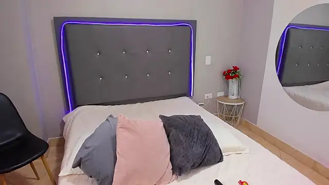 Snapshot of emma_lye chatting on February 11, 2025, 9:14 pm emma lye online show from February 11, 2025, 9:14 pm