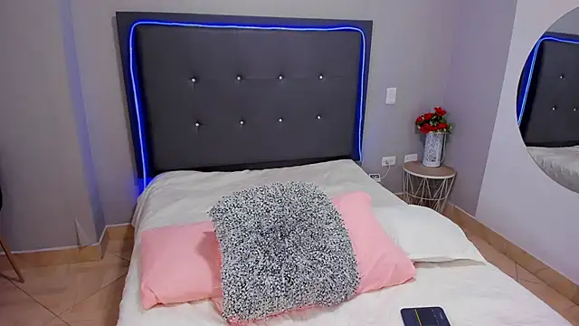 Snapshot of emma_lye chatting on February 23, 2025, 12:30 am emma lye online show from February 23, 2025, 12:30 am