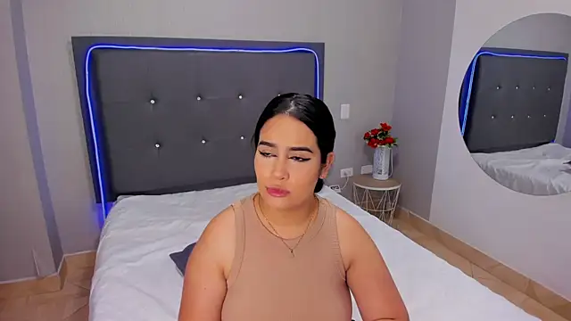 Snapshot of emma_lye chatting on February 28, 2025, 11:01 pm emma lye online show from February 28, 2025, 11:01 pm