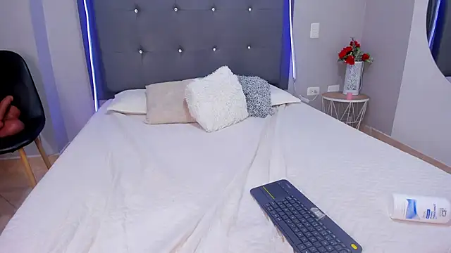 Snapshot of emma_lye chatting on March 14, 2025, 12:43 am emma lye online show from March 14, 2025, 12:43 am