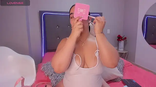 Snapshot of emma_lye chatting on October 4, 2025, 7:56 pm emma lye online show from October 4, 2025, 7:56 pm