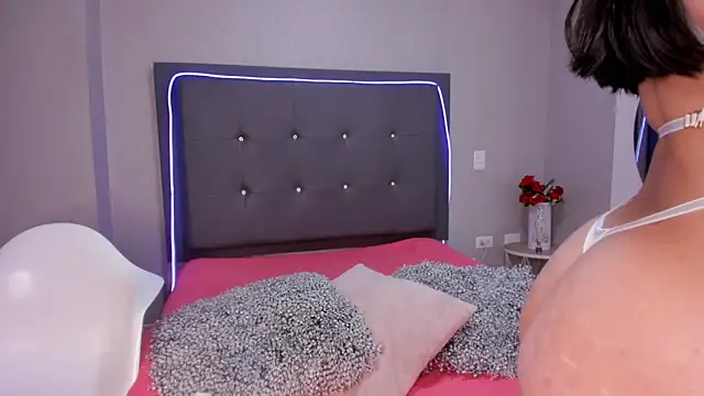 Snapshot of emma_lye chatting on October 11, 2025, 9:02 pm emma lye online show from October 11, 2025, 9:02 pm