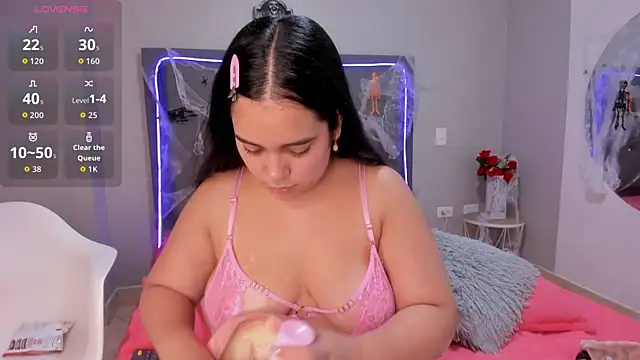 Snapshot of emma_lye chatting on October 24, 2025, 8:49 pm emma lye online show from October 24, 2025, 8:49 pm