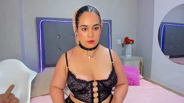 Snapshot of emma_lye chatting on November 13, 2025, 9:25 pm emma lye online show from November 13, 2025, 9:25 pm