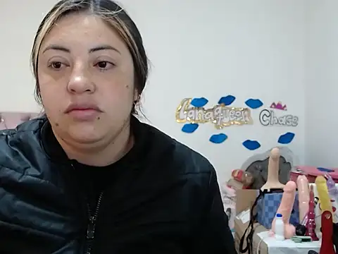 Snapshot of lanaqueen699 chatting on February 5, 2025, 12:06 pm lanaqueen699 online show from February 5, 2025, 12:06 pm