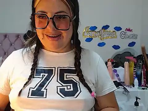 Snapshot of lanaqueen699 chatting on February 11, 2025, 6:22 pm lanaqueen699 online show from February 11, 2025, 6:22 pm