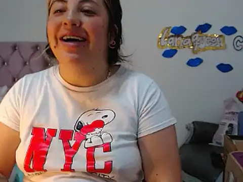 Snapshot of lanaqueen699 chatting on February 13, 2025, 3:56 pm lanaqueen699 online show from February 13, 2025, 3:56 pm