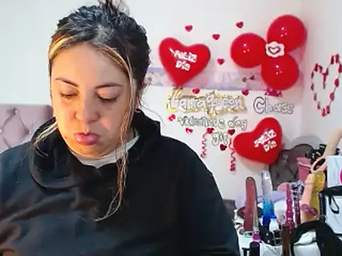 Snapshot of lanaqueen699 chatting on February 15, 2025, 12:22 pm lanaqueen699 online show from February 15, 2025, 12:22 pm