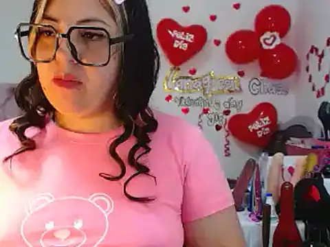 Snapshot of lanaqueen699 chatting on February 19, 2025, 3:38 pm lanaqueen699 online show from February 19, 2025, 3:38 pm