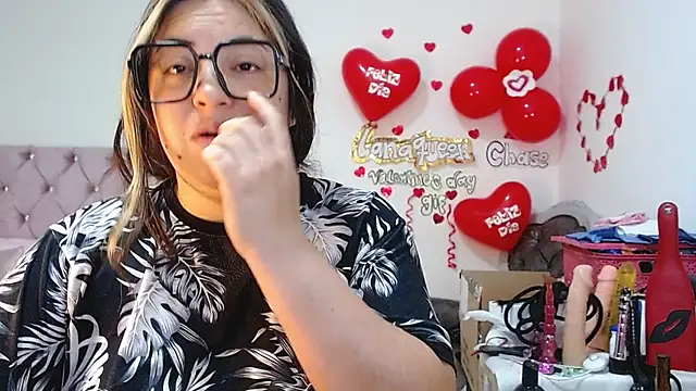 Snapshot of lanaqueen699 chatting on February 24, 2025, 3:20 pm lanaqueen699 online show from February 24, 2025, 3:20 pm