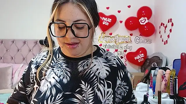 Snapshot of lanaqueen699 chatting on February 24, 2025, 6:47 pm lanaqueen699 online show from February 24, 2025, 6:47 pm