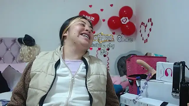 Snapshot of lanaqueen699 chatting on March 4, 2025, 12:22 pm lanaqueen699 online show from March 4, 2025, 12:22 pm