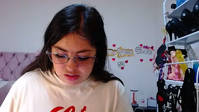 lanaqueen699 online show from November 19, 2025, 2:39 pm