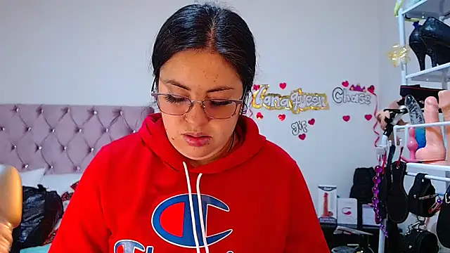 lanaqueen699 online show from December 3, 2025, 12:25 pm