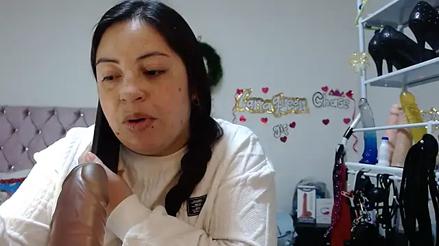 lanaqueen699 online show from December 19, 2025, 12:23 pm