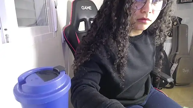 Snapshot of Ama_music chatting on February 1, 2026, 11:31 am Ama music online show from February 1, 2026, 11:31 am