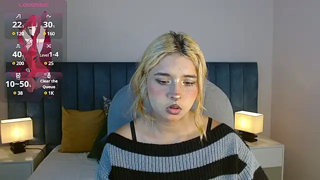 april bunnyy online show from February 19, 2025, 7:05 pm