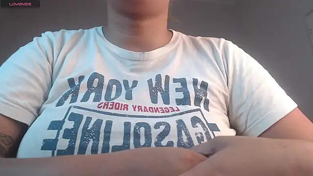 april bunnyy online show from September 9, 2025, 6:29 pm