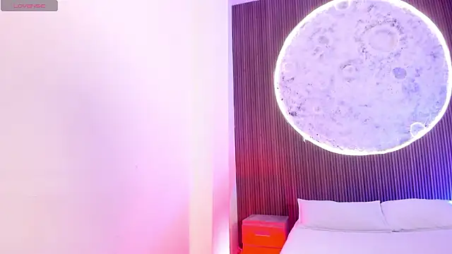 Melany Luv online show from February 27, 2026, 10:43 pm