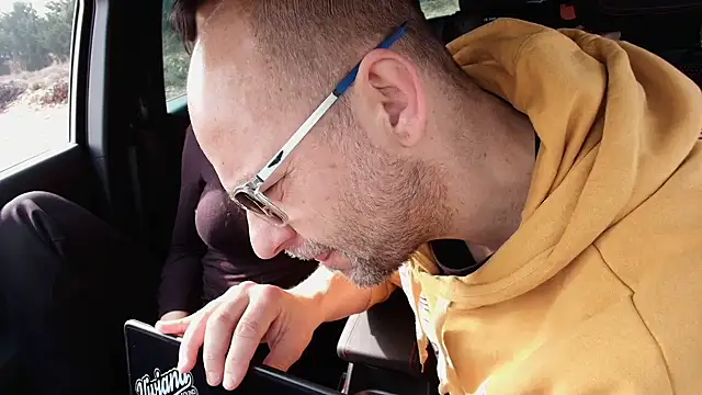 lullina1 online show from February 9, 2026, 11:47 am