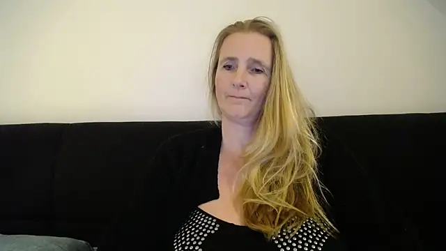 XXNikkie online show from December 21, 2024, 7:38 pm