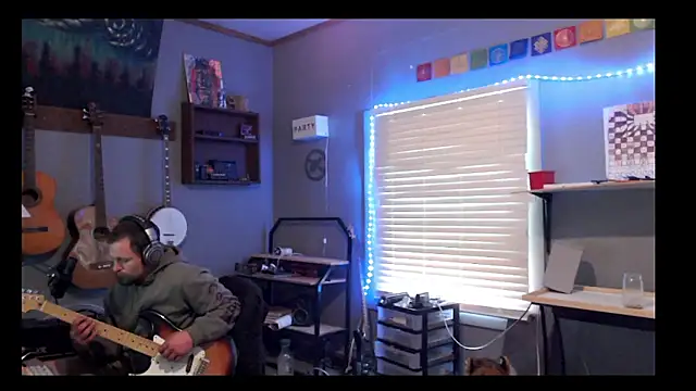 Snapshot of itsjameswebbscope chatting on May 18, 2026, 7:09 pm itsjameswebbscope online show from May 18, 2026, 7:09 pm