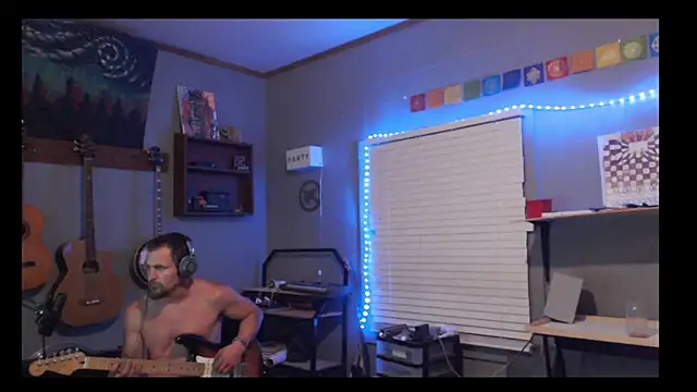 Snapshot of itsjameswebbscope chatting on May 19, 2026, 7:04 am itsjameswebbscope online show from May 19, 2026, 7:04 am