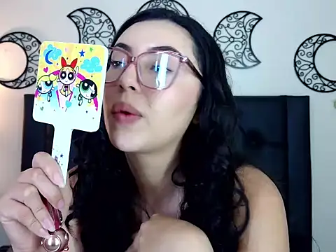 EvoletFMK online show from December 4, 2025, 5:54 pm