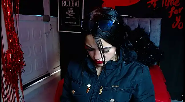 Violettasquirt online show from March 21, 2025, 4:29 pm