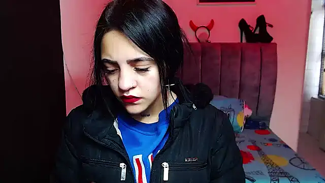 Violettasquirt online show from October 8, 2025, 1:20 pm