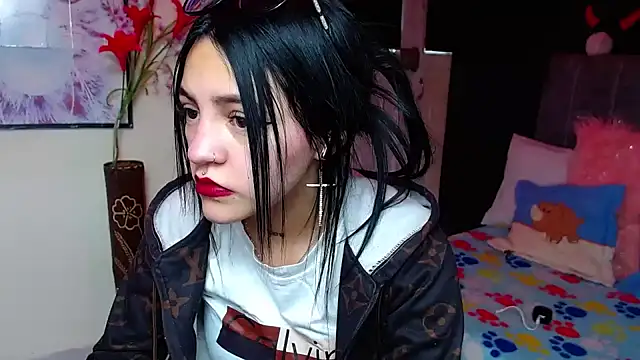 Violettasquirt online show from November 20, 2025, 1:22 pm