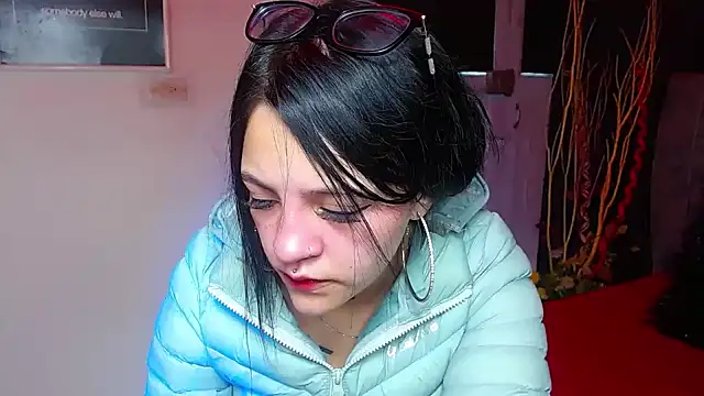 Violettasquirt online show from January 6, 2026, 1:26 pm