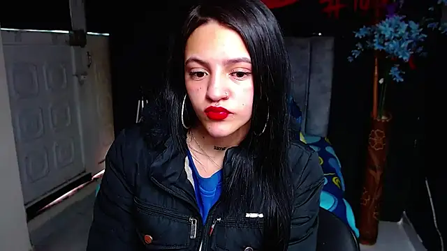 Violettasquirt online show from March 11, 2026, 1:39 pm