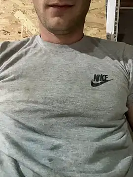 red red00 online show from September 14, 2025, 3:44 pm