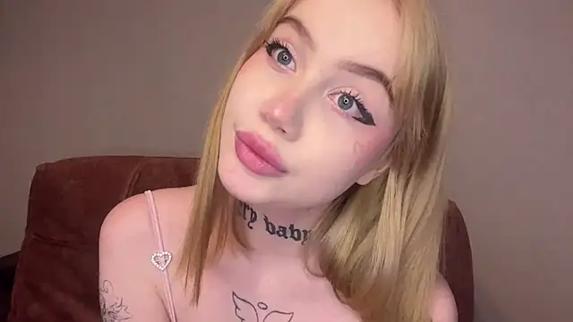 Snapshot of hanna_cry_baby chatting on February 26, 2025, 6:37 am hanna cry baby online show from February 26, 2025, 6:37 am