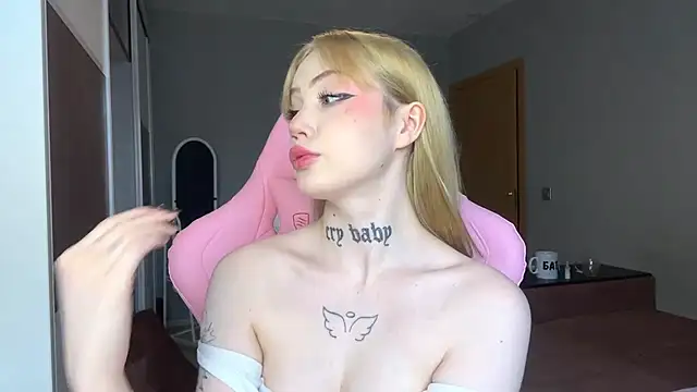 Snapshot of hanna_cry_baby chatting on March 11, 2025, 12:28 pm hanna cry baby online show from March 11, 2025, 12:28 pm