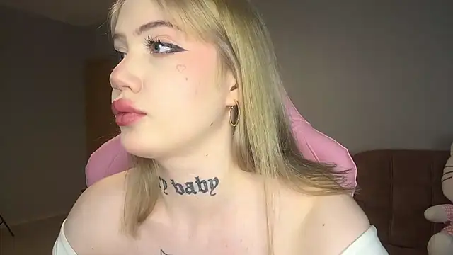 Snapshot of hanna_cry_baby chatting on March 18, 2025, 12:47 pm hanna cry baby online show from March 18, 2025, 12:47 pm