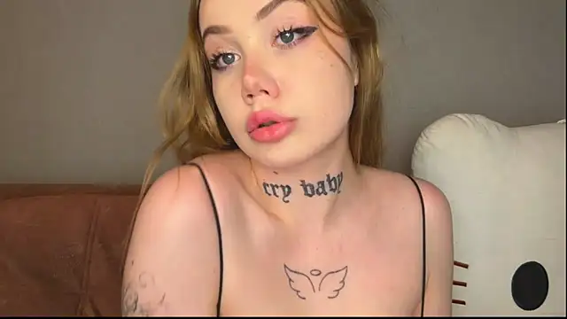 Snapshot of hanna_cry_baby chatting on January 31, 2026, 8:29 pm hanna cry baby online show from January 31, 2026, 8:29 pm