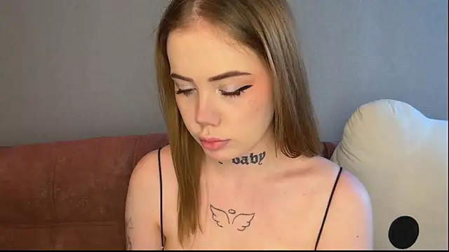 Snapshot of hanna_cry_baby chatting on February 4, 2026, 12:11 pm hanna cry baby online show from February 4, 2026, 12:11 pm