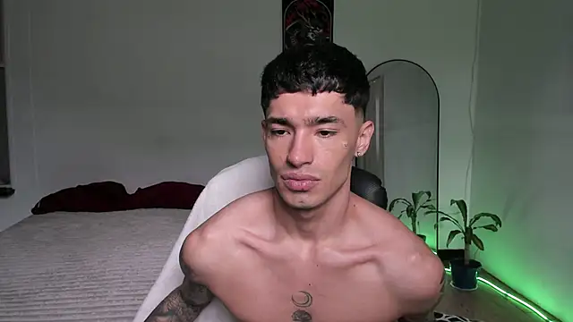 Damon  333 online show from April 17, 2026, 9:51 pm