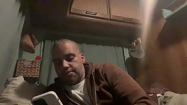 AbsolutMouuah online show from November 4, 2025, 7:35 pm